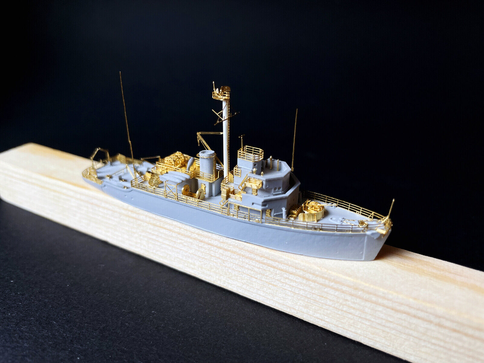 NNT Modell US Navy Aggressive class minesweeper online kaufen
